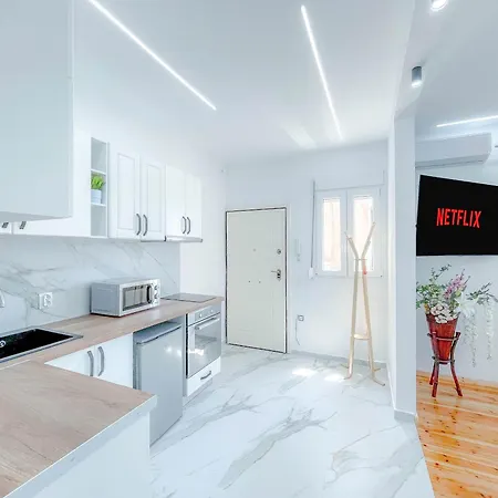 Aya Luxury - Free Public Parking *