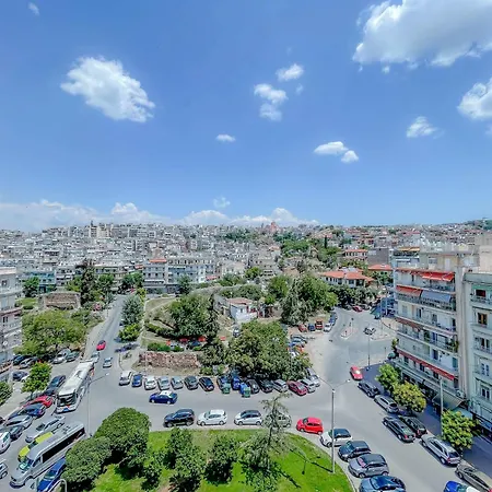 Aya Luxury - Free Public Parking Apartment