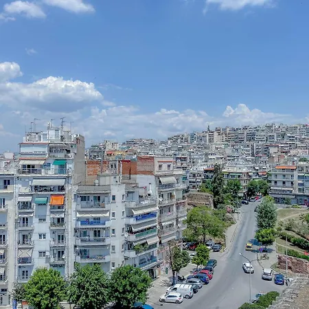 Aya Luxury - Free Public Parking Apartment